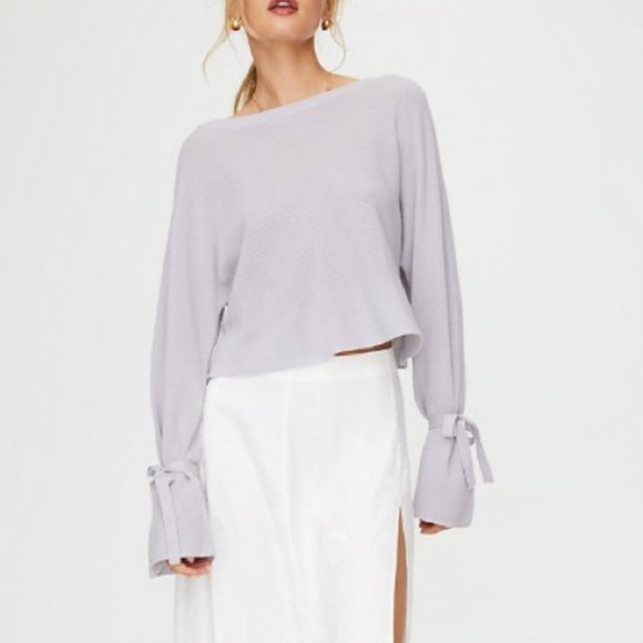 Aritzia Sweaters - EUC Aritzia Wilfred Wool Cropped sweater